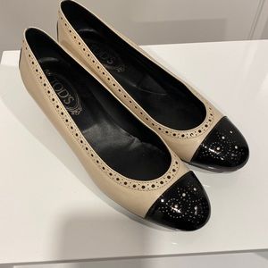 Women’s Tods Spectators Size 10